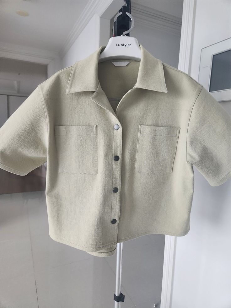 DX Short Sleeve Crop Shirt