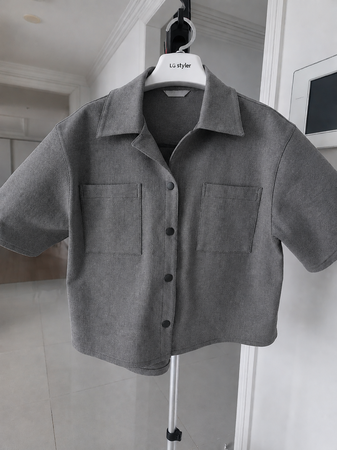 DX Short Sleeve Crop Shirt